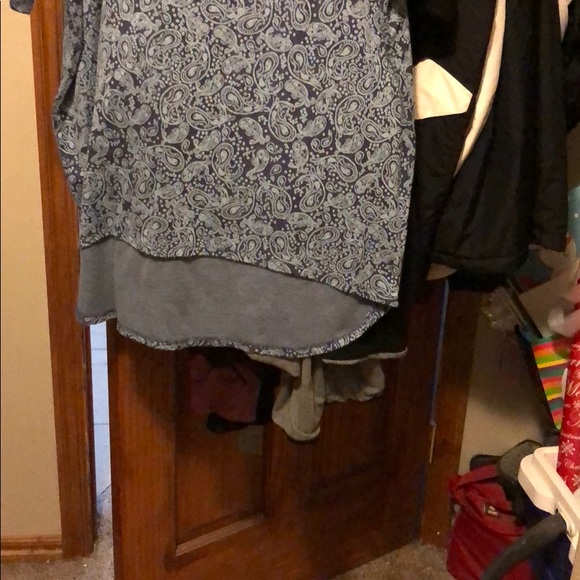 Top - Picture 2 of 6